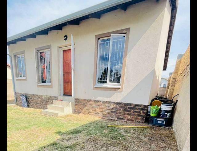 3 BEDROOM HOUSE FOR SALE IN BLOUBOSRAND
